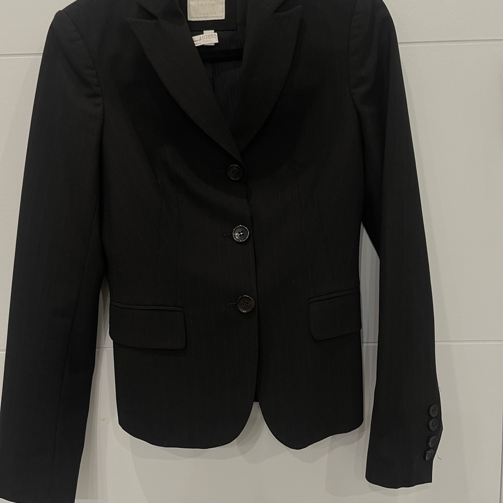 Limited Travel Suit - Picture 2 of 7